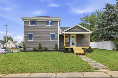 /international/us/421-w-main-street-hortonville-wi-110119302751/