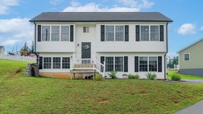 /international/us/235-locustdale-loop-shenandoah-va-110119316348/