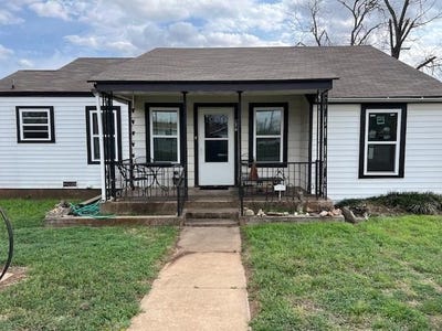 /international/us/907-bleeker-st-brady-tx-110106281969/
