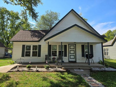 /international/us/1024-seneca-avenue-seneca-mo-110119986639/