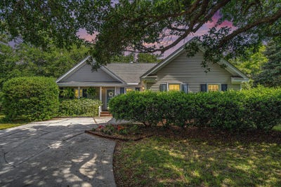 /international/us/1250-wide-water-court-charleston-sc-110101223449/