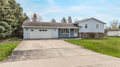 /international/us/727-dawn-court-neenah-wi-110107435999/