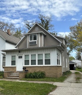 /international/us/537-winchester-avenue-st-joseph-mi-110107876338/
