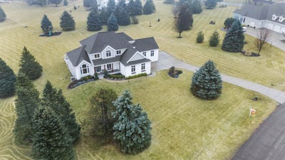 /international/us/7849-summerfield-drive-verona-wi-110097270471/