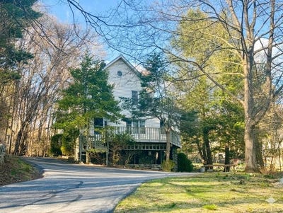 /international/us/147-stoneleigh-avenue-carmel-ny-110107404035/