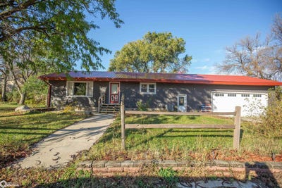 /international/us/305-2nd-avenue-se-west-bend-ia-110103359594/