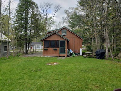 /international/us/129-third-ave-caroga-lake-ny-110098860264/