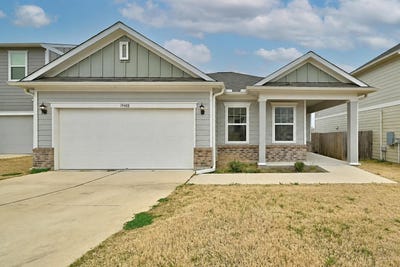 /international/us/19408-samuel-welch-way-manor-tx-110108332595/
