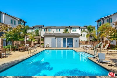 /international/us/1002-sage-ln-gardena-ca-110108881163/