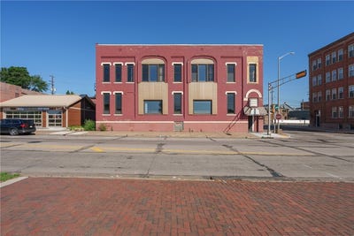 /international/us/2-bay-street-chippewa-falls-wi-110100919902/?lang=zh-tw