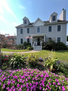 /international/us/2-box-tree-east-quogue-ny-110109832945/