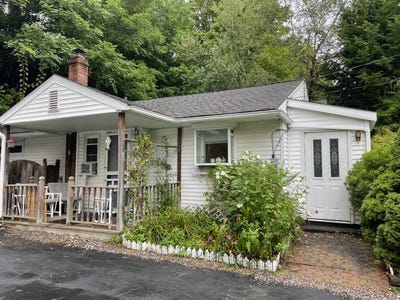 /international/us/19-n-belmont-circle-oneonta-ny-110100475400/