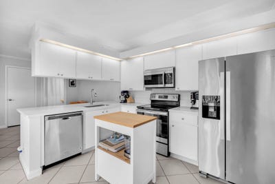 /international/us/1805-middleton-way-west-palm-beach-fl-110108948043/