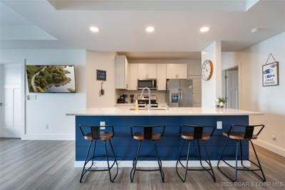 /international/us/905-e-harbour-towne-drive-lake-ozark-mo-110101296749/