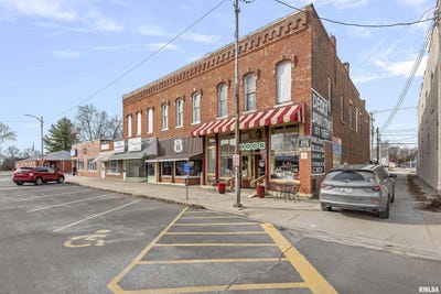 /international/us/133-s-2nd-street-girard-il-110106184539/