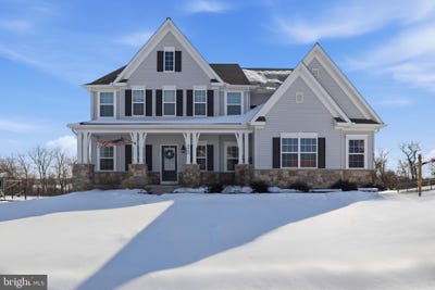 /international/us/520-darrow-road-york-pa-110106071567/
