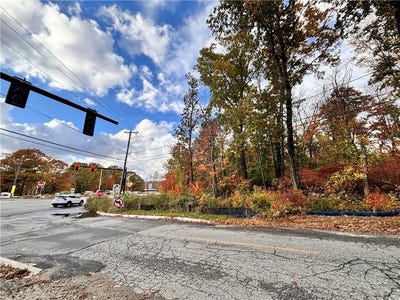 /international/us/eddie-dowling-highway-north-smithfield-ri-110103028174/