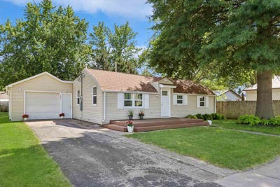 /international/us/404-grand-ave-nichols-ia-110108499988/
