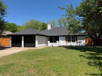 /international/us/108-amory-drive-benbrook-tx-110108904304/
