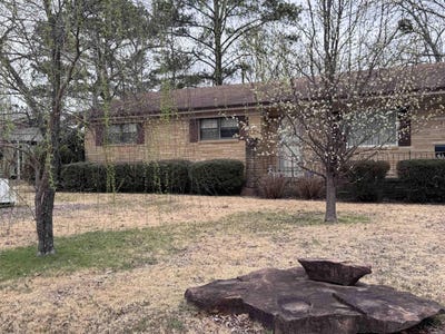 /international/us/419-sunset-drive-heber-springs-ar-110105383907/