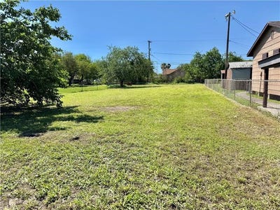 /international/us/1221-e-king-avenue-kingsville-tx-110110361748/