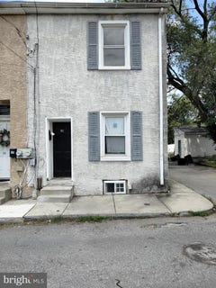 /international/us/19-roberts-aly-norristown-pa-110100506559/