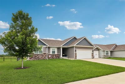 /international/us/1607-ne-2nd-street-stuart-ia-110108683080/