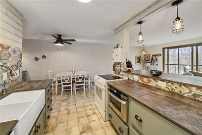 /international/us/260-westview-drive-west-saint-paul-mn-110105835822/