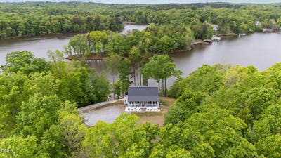 /international/us/312-victor-williford-road-roxboro-nc-110107504555/