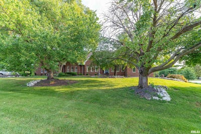 /international/us/921-birdie-lane-quincy-il-110101503863/