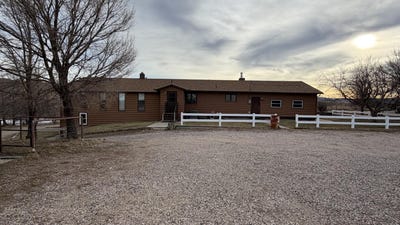 /international/us/1290-tank-farm-road-glenrock-wy-110105320309/