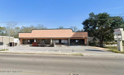 /international/us/4104-main-street-moss-point-ms-110107435590/