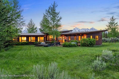 /international/us/130-stinnett-drive-jackson-wy-110106312559/