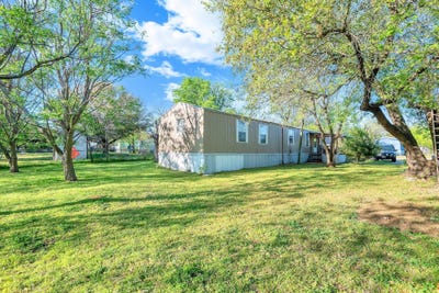 /international/us/5-lee-street-keene-tx-110106934237/
