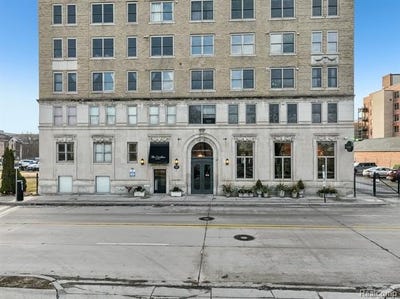 /international/us/2915-john-r-street-detroit-mi-110108302021/