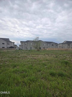 /international/us/2731-29th-street-west-williston-nd-110108294811/