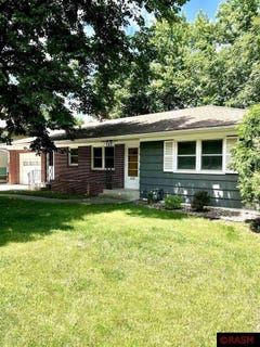 /international/us/402-e-pleasant-street-mankato-mn-110100778935/