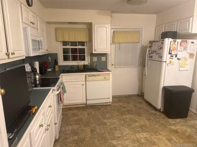 /international/us/222-blackpool-court-ridge-ny-110120512898/