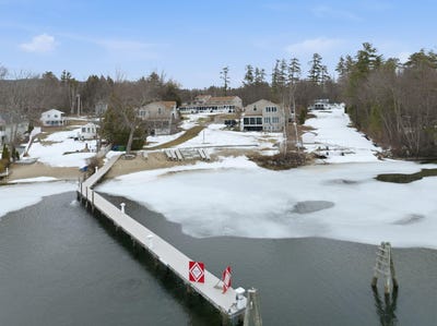 /international/us/78-lake-shore-drive-moultonborough-nh-110106338779/