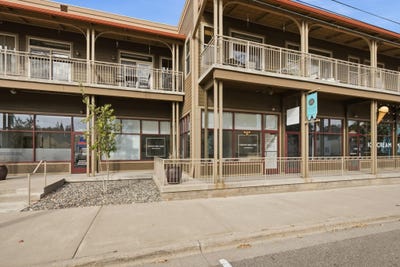 /international/us/15-e-minnesota-street-saint-joseph-mn-110120574861/