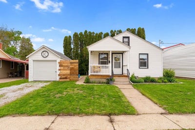 /international/us/105-south-russell-avenue-geneseo-il-110107989375/