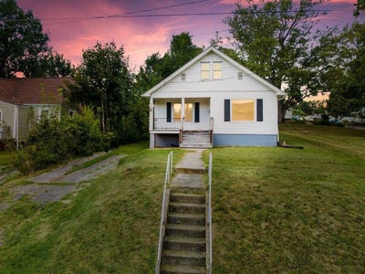 /international/us/711-5th-street-pulaski-va-110108378269/