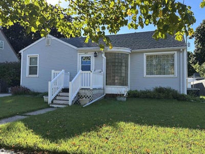 /international/us/327-lincoln-avenue-iowa-falls-ia-110120135498/