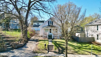 /international/us/1211-main-street-eau-claire-wi-110107464614/