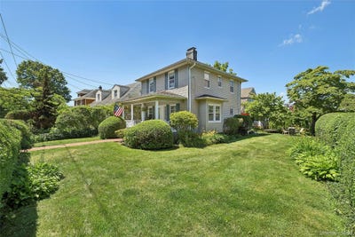 /international/us/1472-middle-neck-road-port-washington-ny-110109026187/