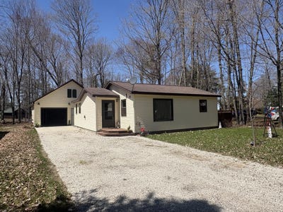 /international/us/n7546-millecoquin-lake-rd-engadine-mi-110108077487/
