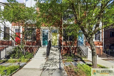 /international/us/151-neilson-street-new-brunswick-nj-110107613603/