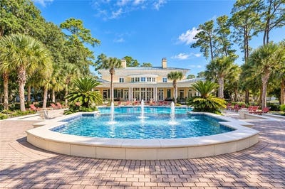 /international/us/1724-whitemarsh-way-savannah-ga-110120575508/