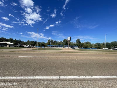 /international/us/1089-s-highland-avenue-jackson-tn-110120069426/
