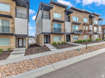 /international/us/1374-gambel-oak-park-city-ut-110099522342/